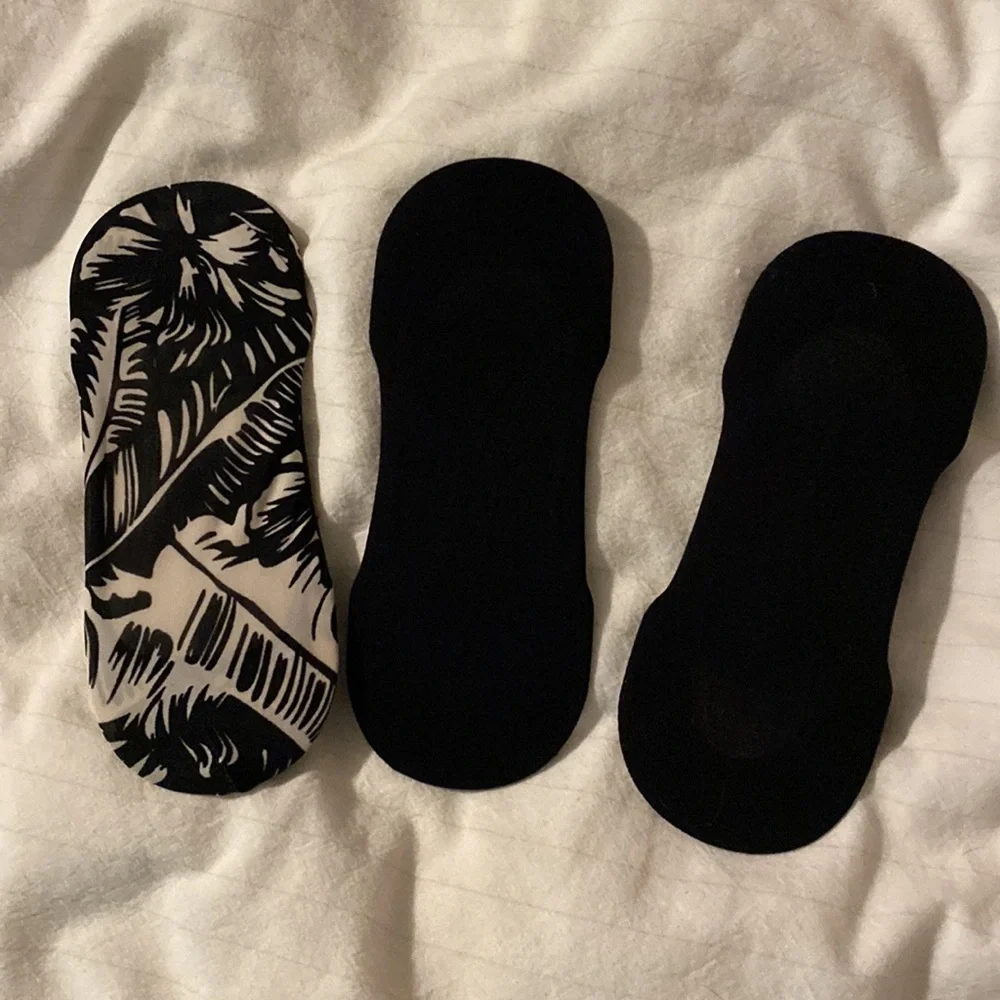NWOT - No Show Socks - Set of 3